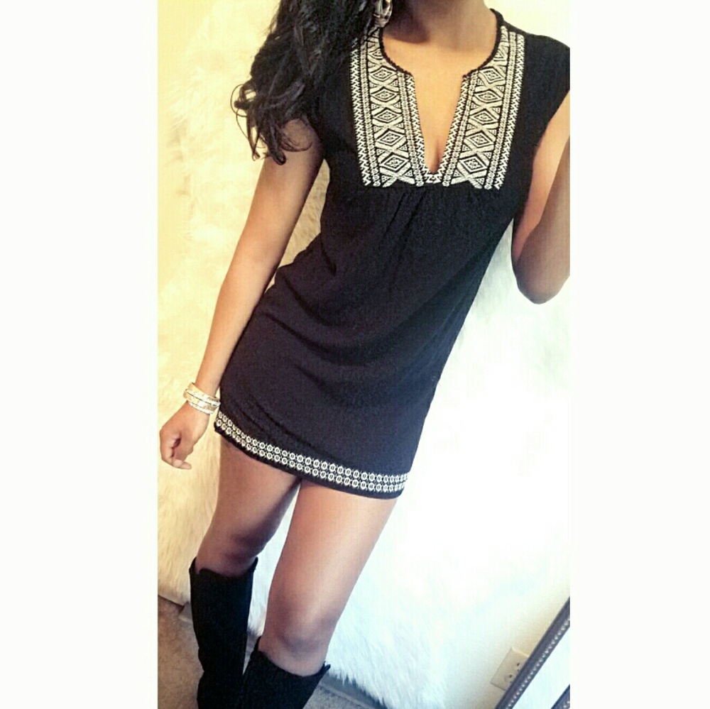 Black Flowy Dress Short Sleeved